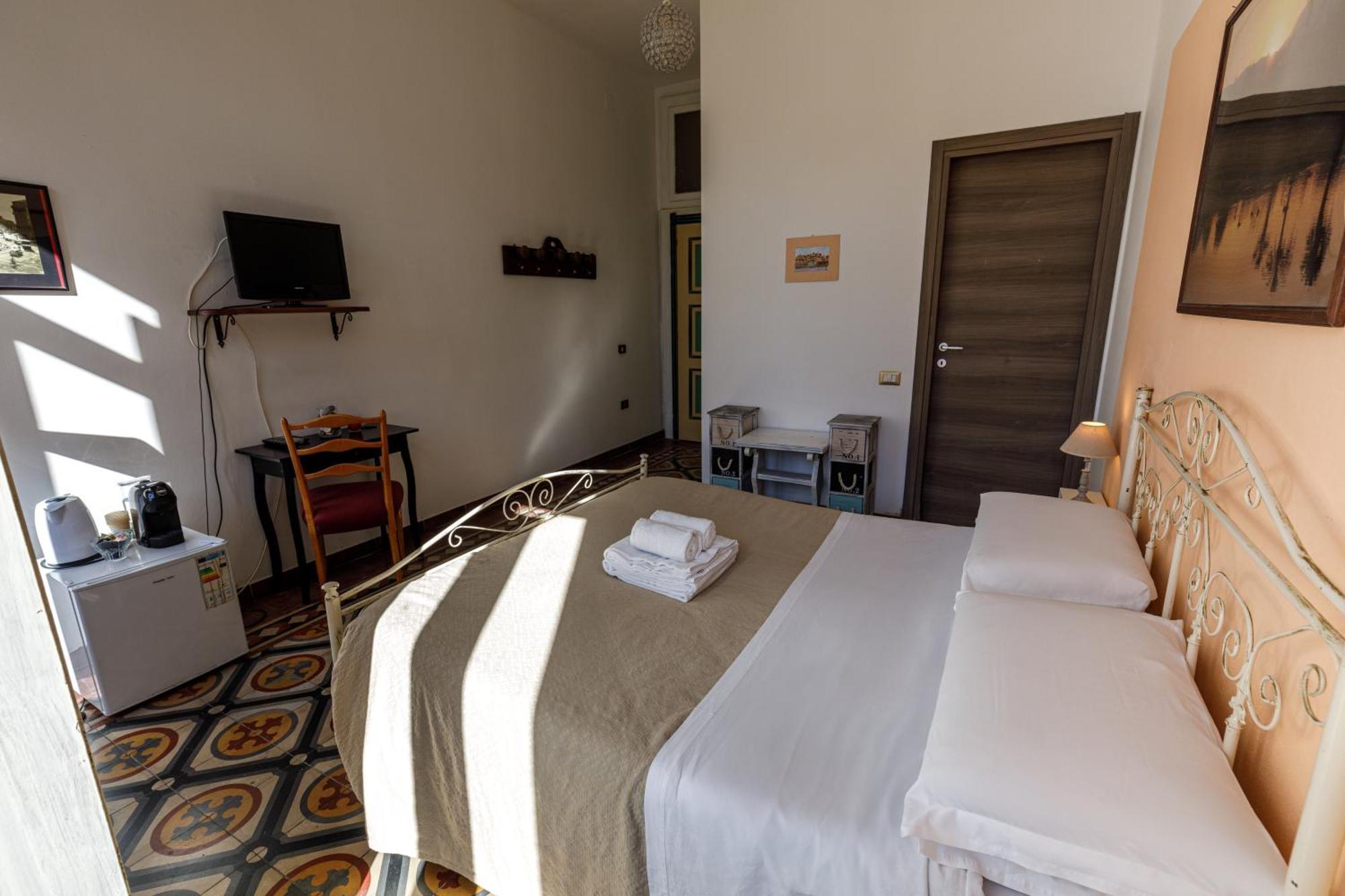 Onlyrooms III - Recommended For Under 30S Cagliari Rum bild